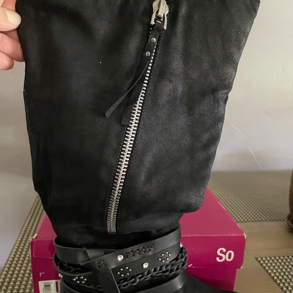 Boot - Picture 4 of 4